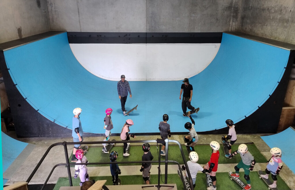group-skateboarding-lesson-kids-skate-ramps-2 Skateology group skateboarding workshop for kids